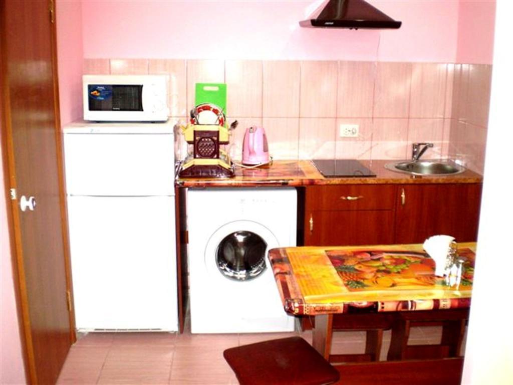 2 Комнаты 4 Дивана Чкалова-Садовая "Сити Центр" 2 Этаж Wi-Fi 2 Этажный Отдельный Дом Mikolajiv Szoba fotó